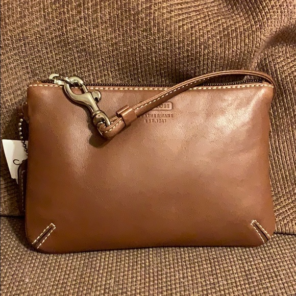 Coach wristlet (new with tag) - Picture 2 of 8